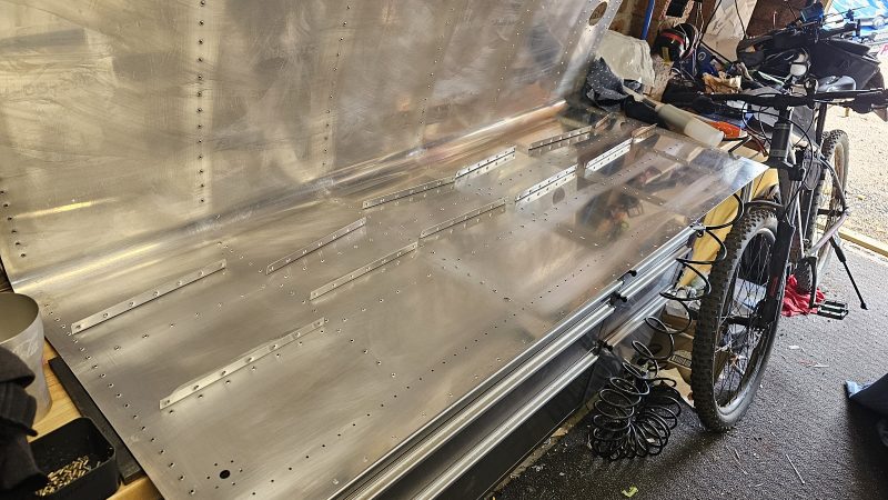 RH Fuel Tank – Cleaning for sealant